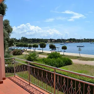 Lungomare Apartment