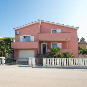  Apartman Maric With Parking