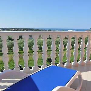 Rosa Apartment